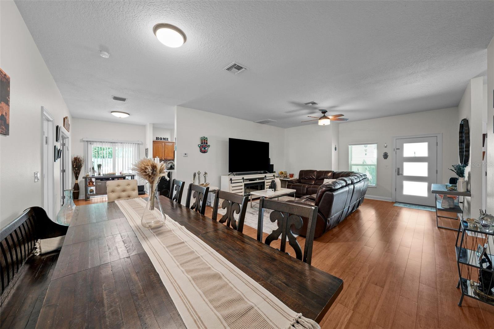 1885 PALM DR