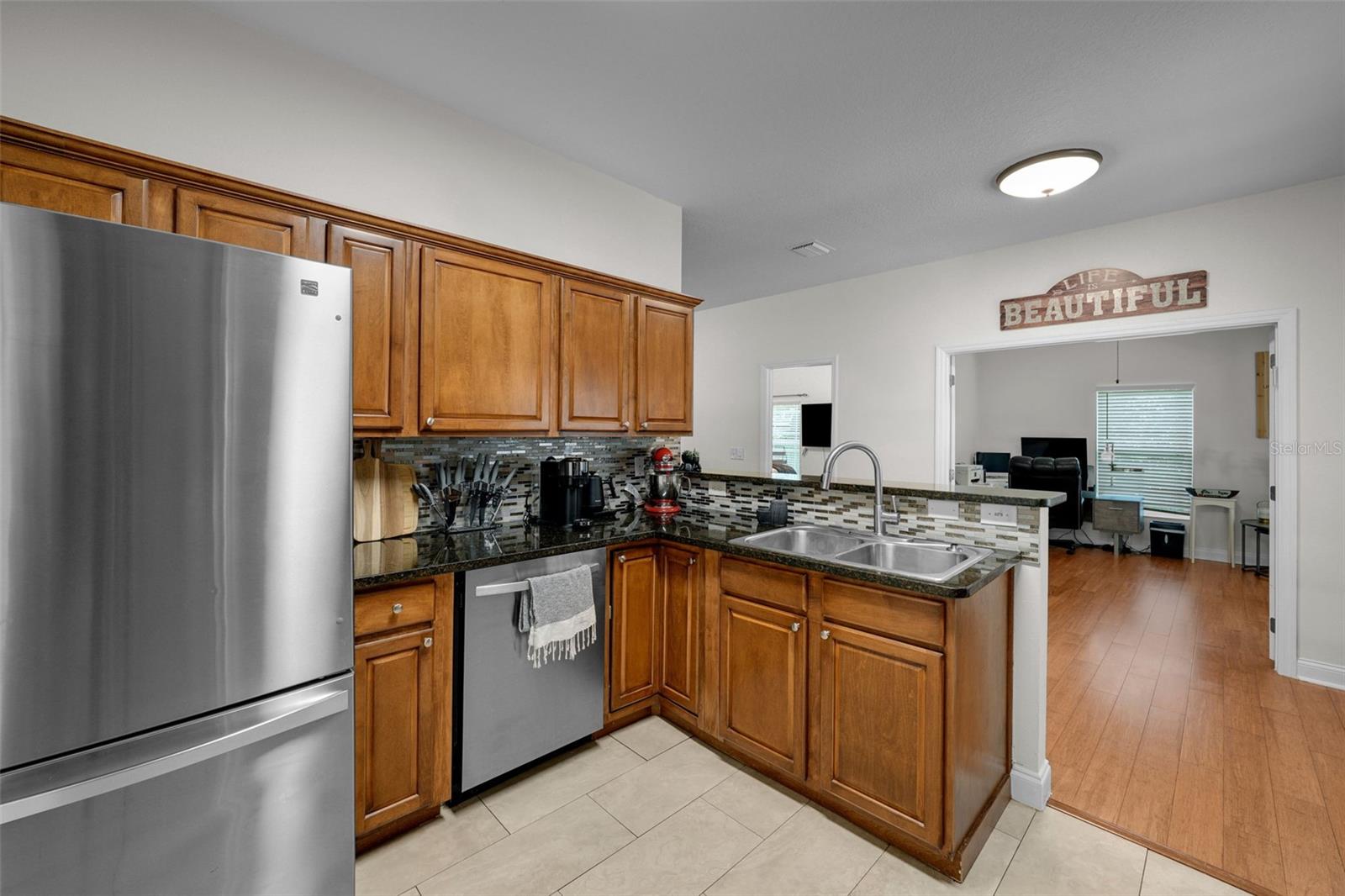 1885 PALM DR