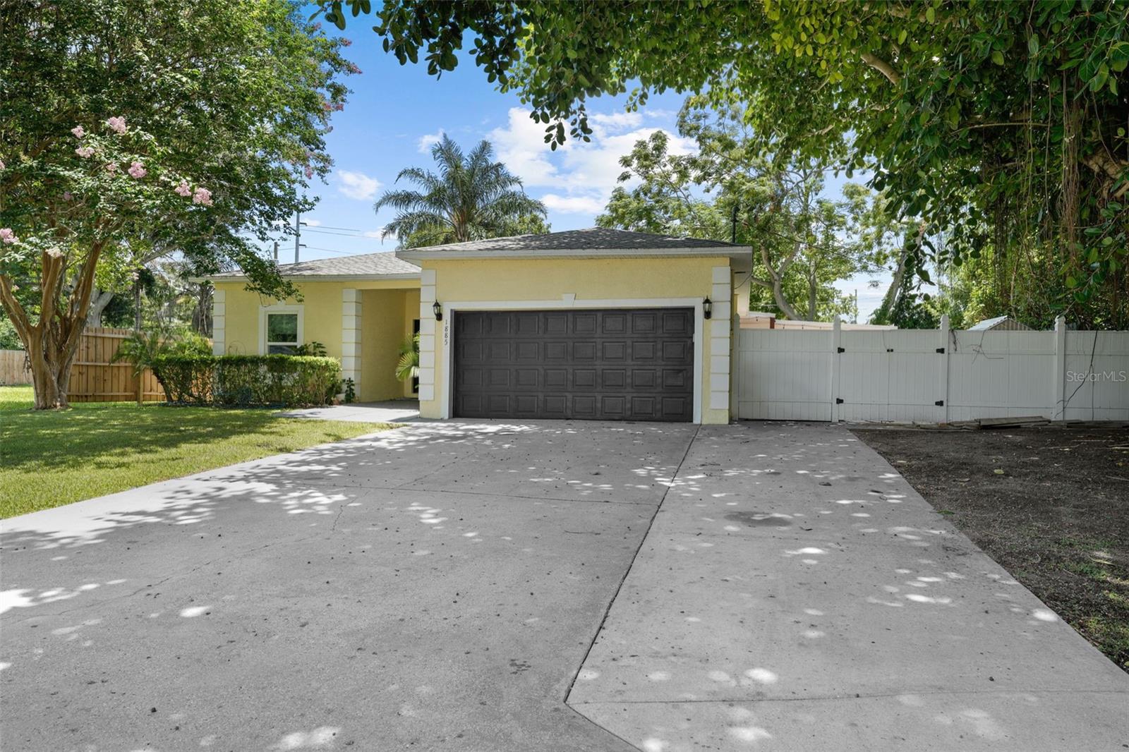 1885 PALM DR