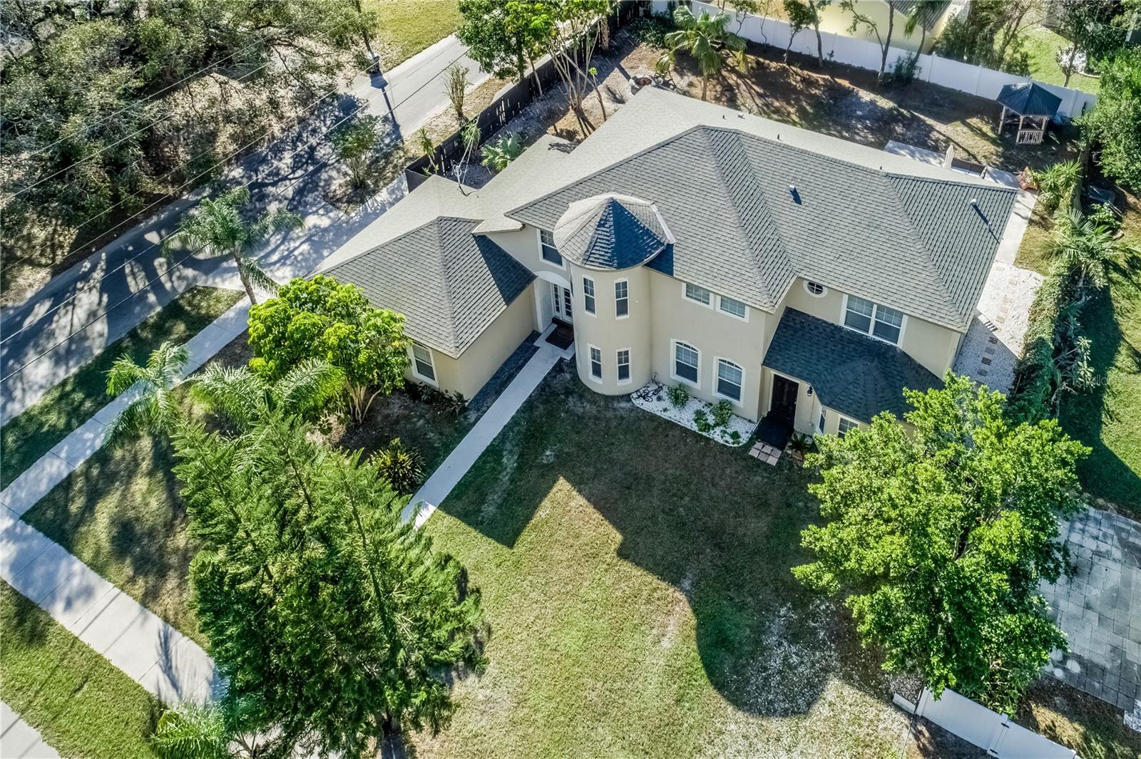 7700 N HIGHLAND AVE
