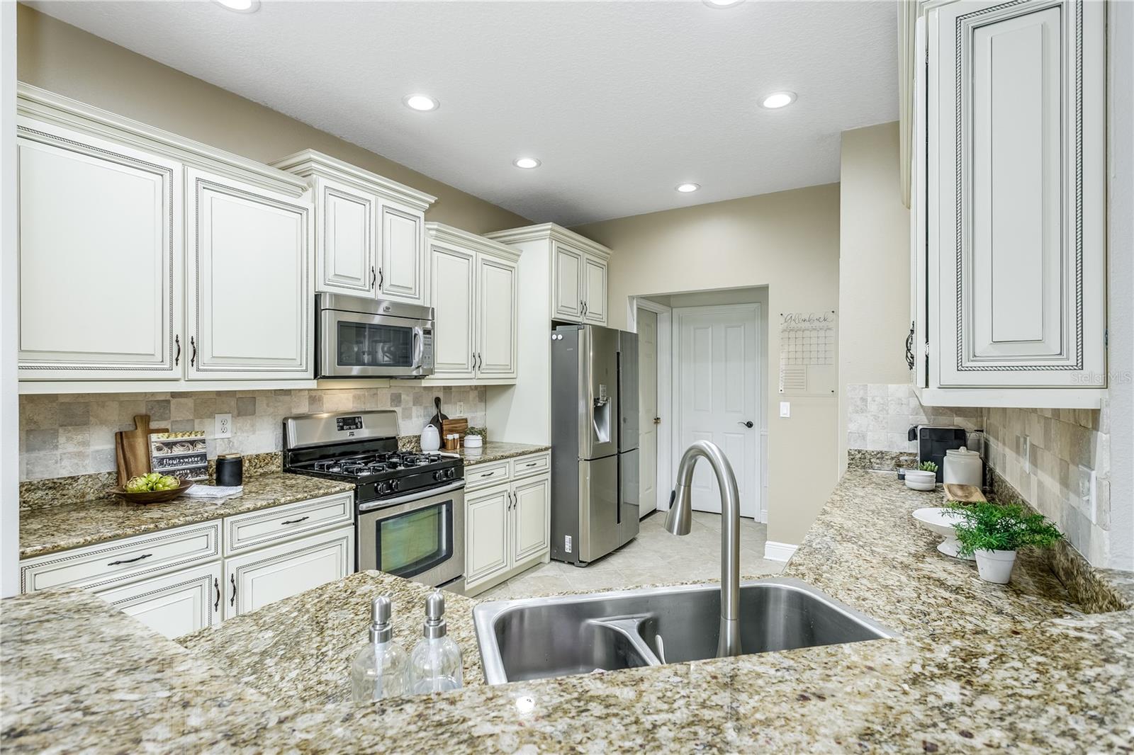 10112 KINGSBRIDGE AVE