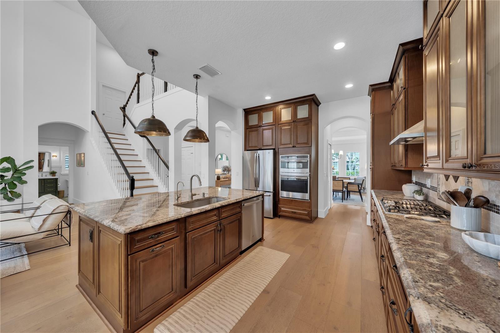 14639 CHATSWORTH MANOR CIR