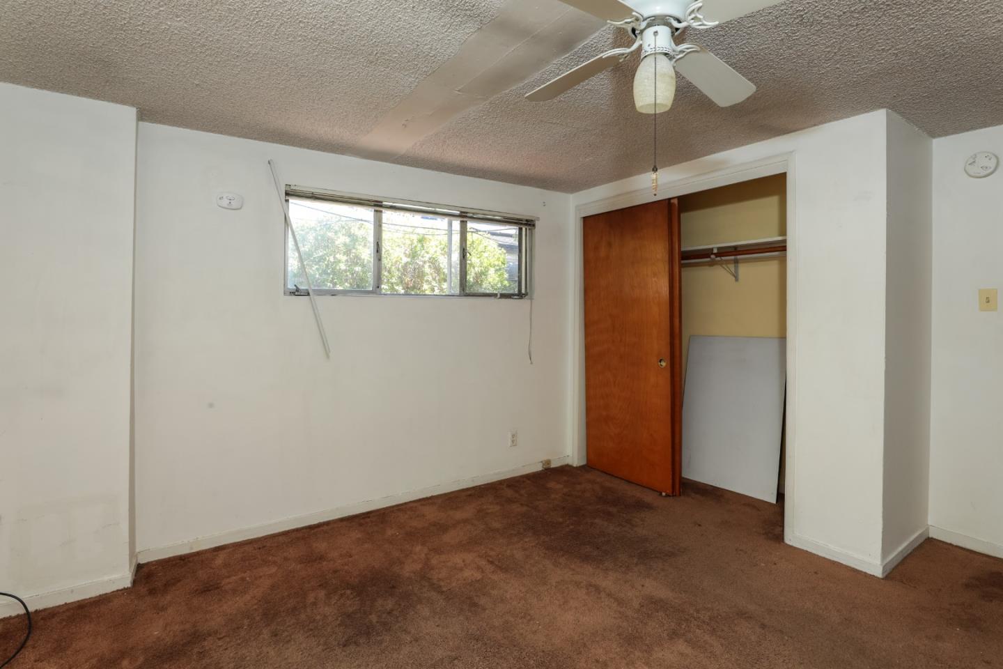 848 Clara DR
