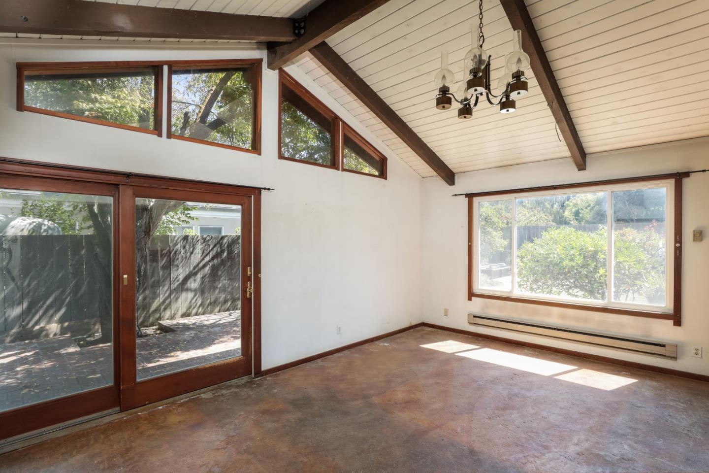 848 Clara DR
