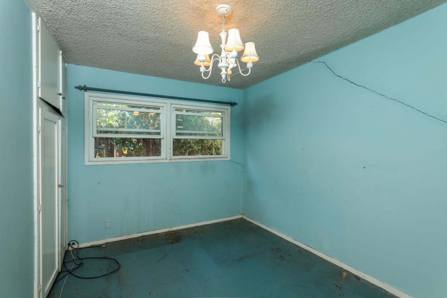 848 Clara DR