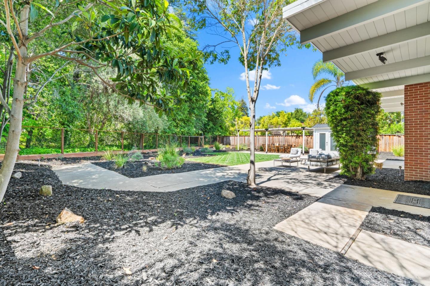 969 Eichler DR