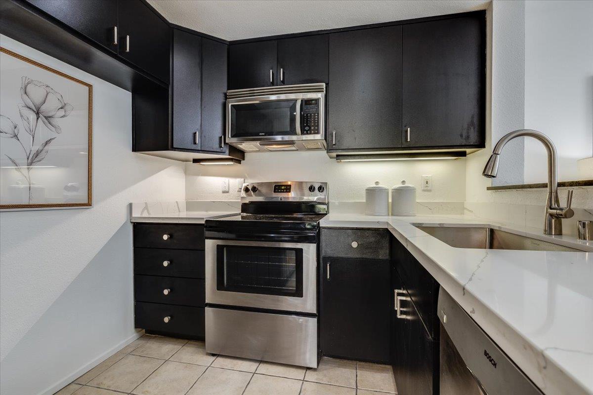 773 Loma Verde Avenue A