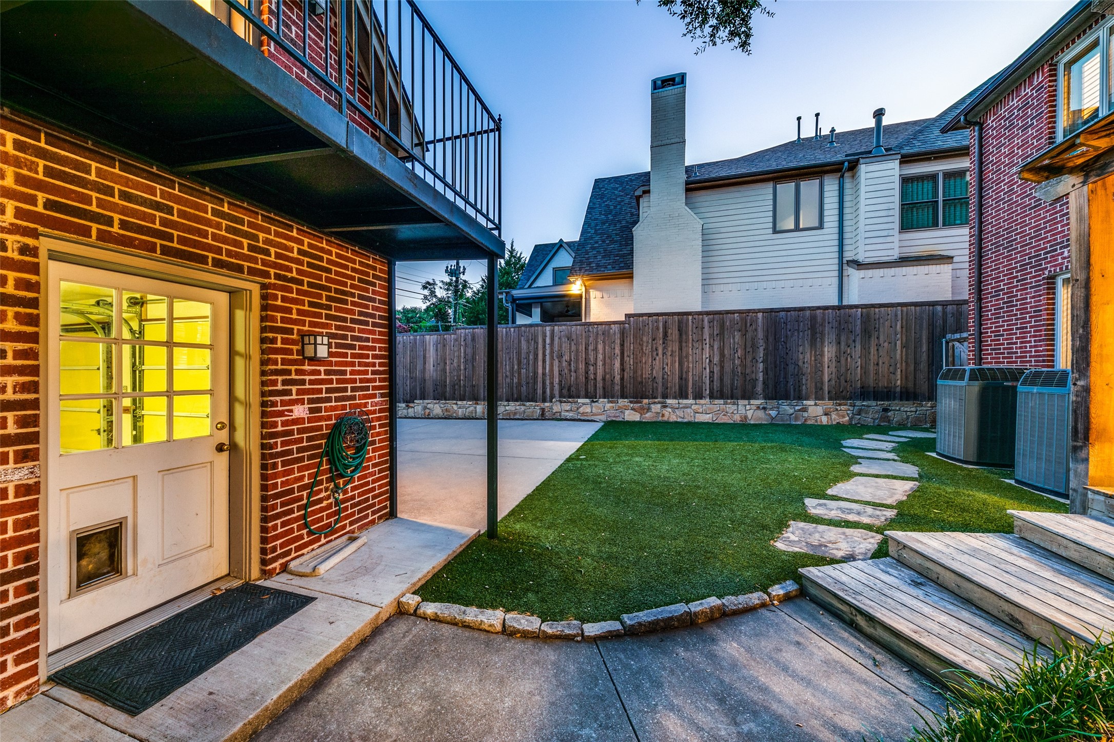 2909 Fondren Drive
