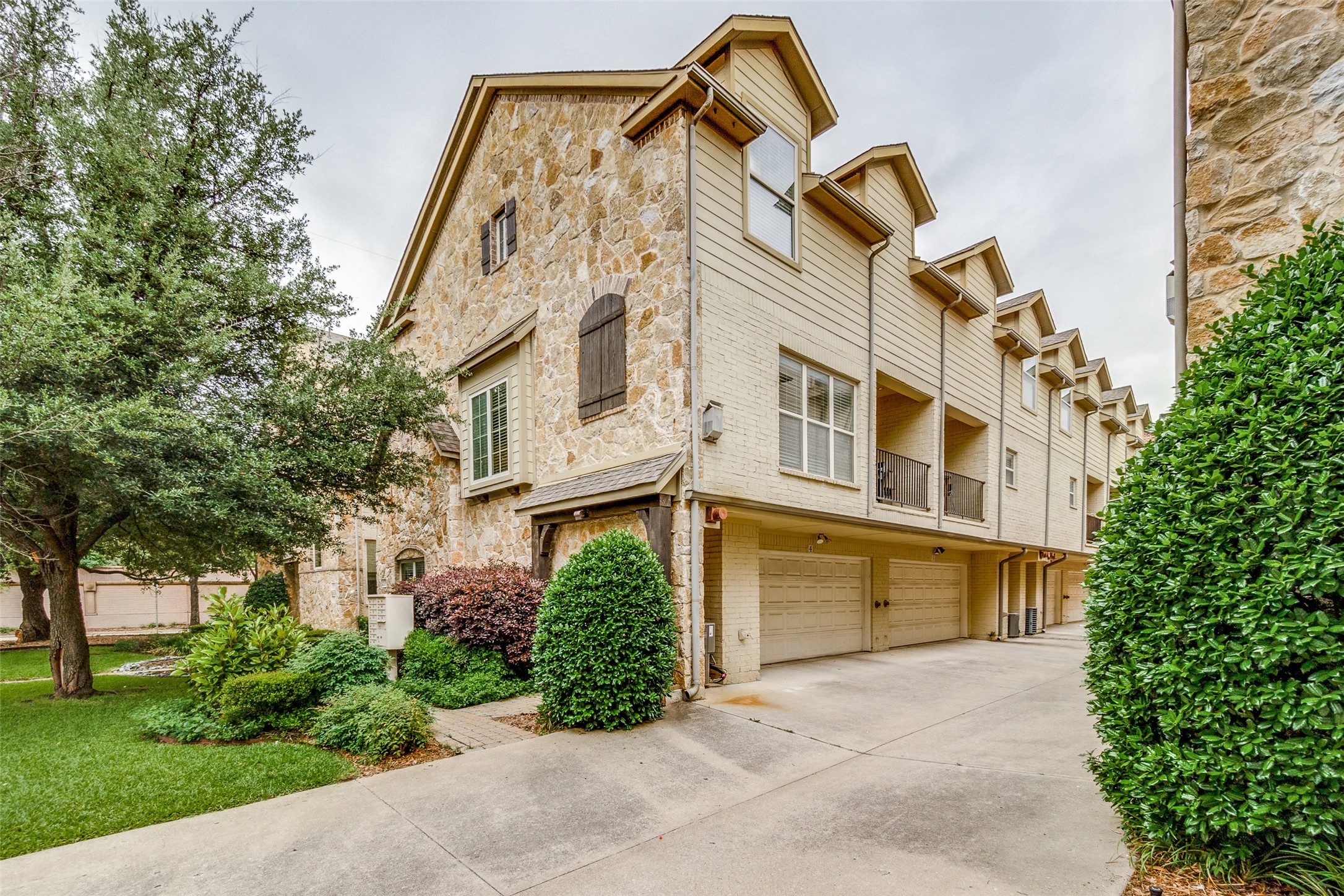 4524 Emerson Avenue 4