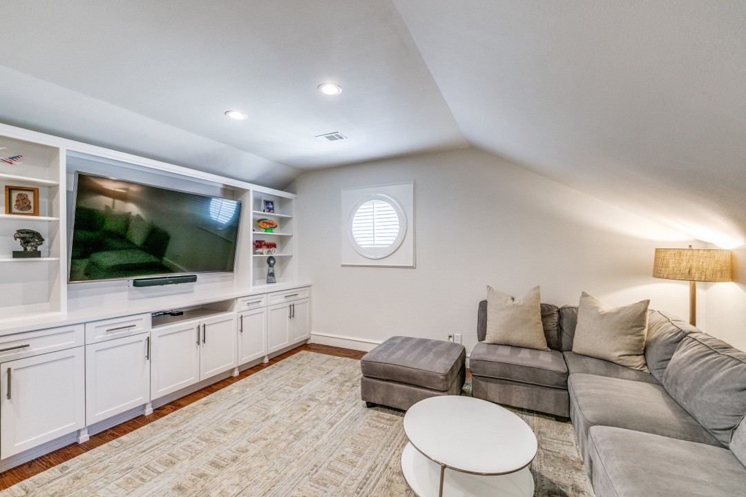 3632 Lovers Lane