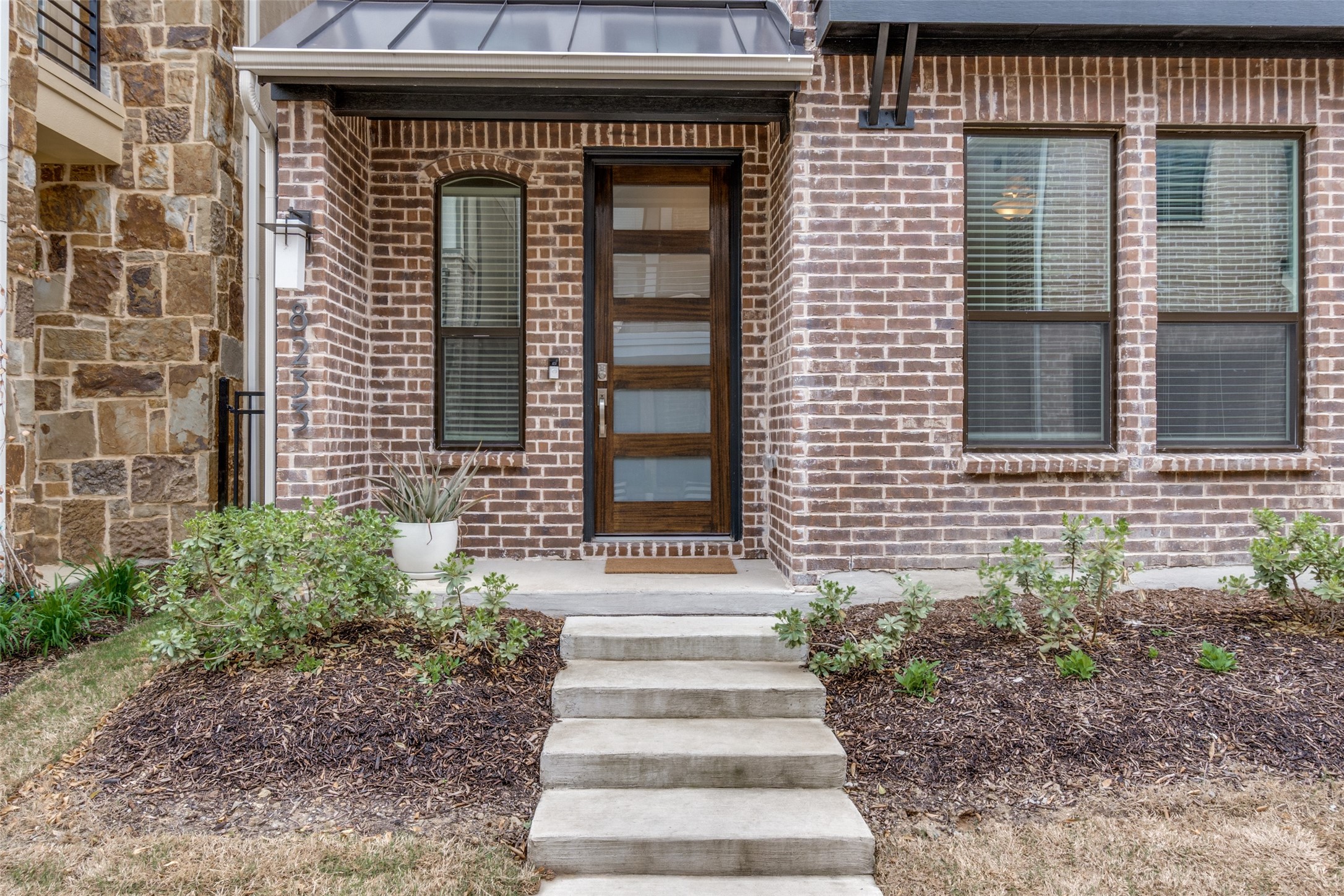 8233 Laflin Lane
