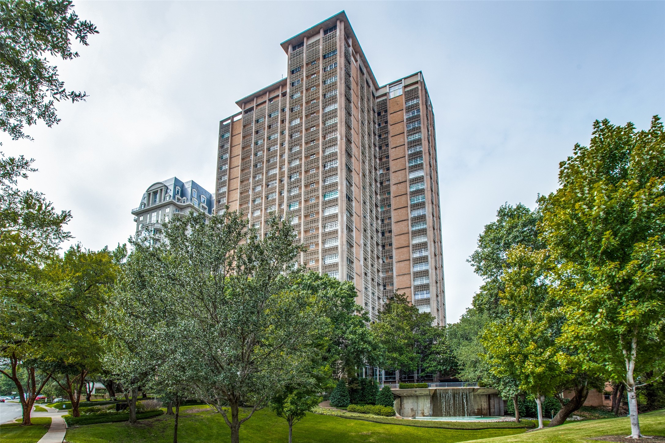 3525 Turtle Creek Boulevard 4A