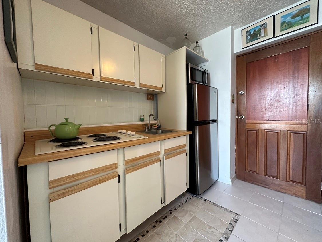 37 REINA DEL MAR COND., CALLE GARDENIA #11-E