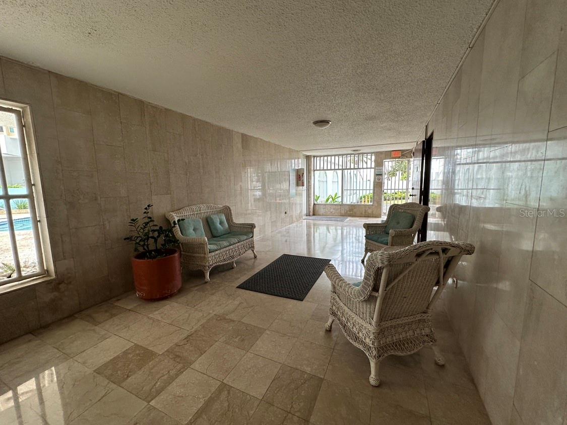 37 REINA DEL MAR COND., CALLE GARDENIA #11-E