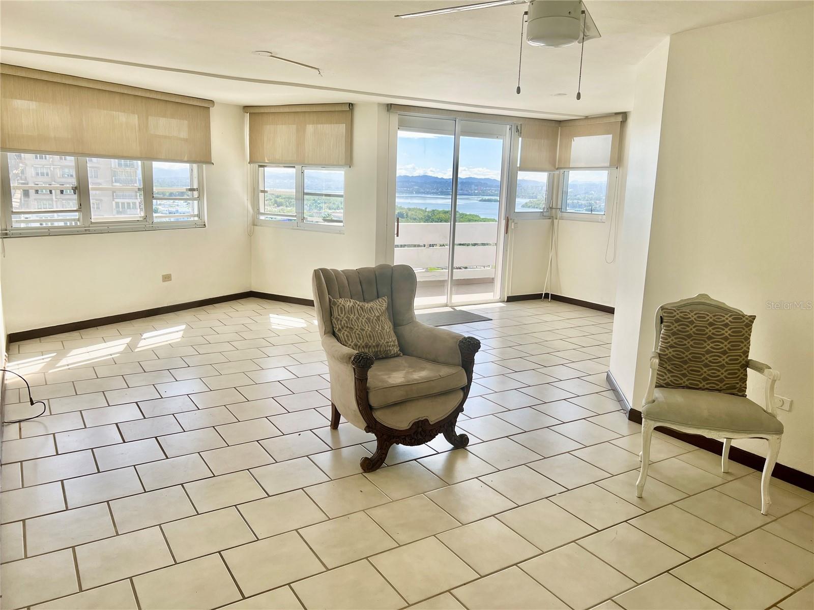 3205 ISLA VERDE AVE #1308