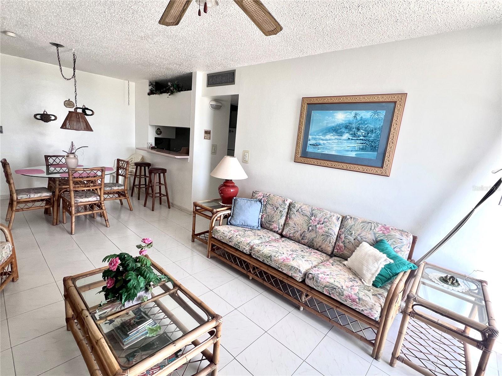 5347 AV. ISLA VERDE #1214