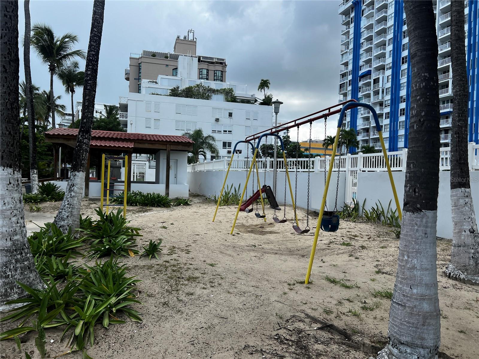 5347 AV. ISLA VERDE #1214