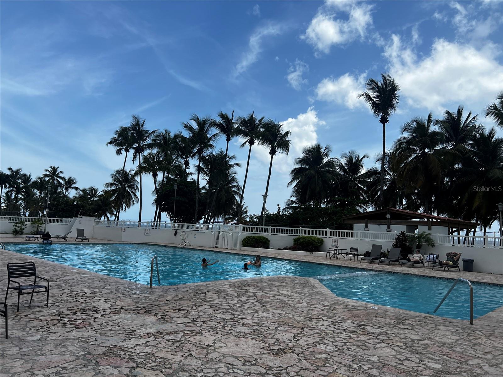 5347 AV. ISLA VERDE #1214