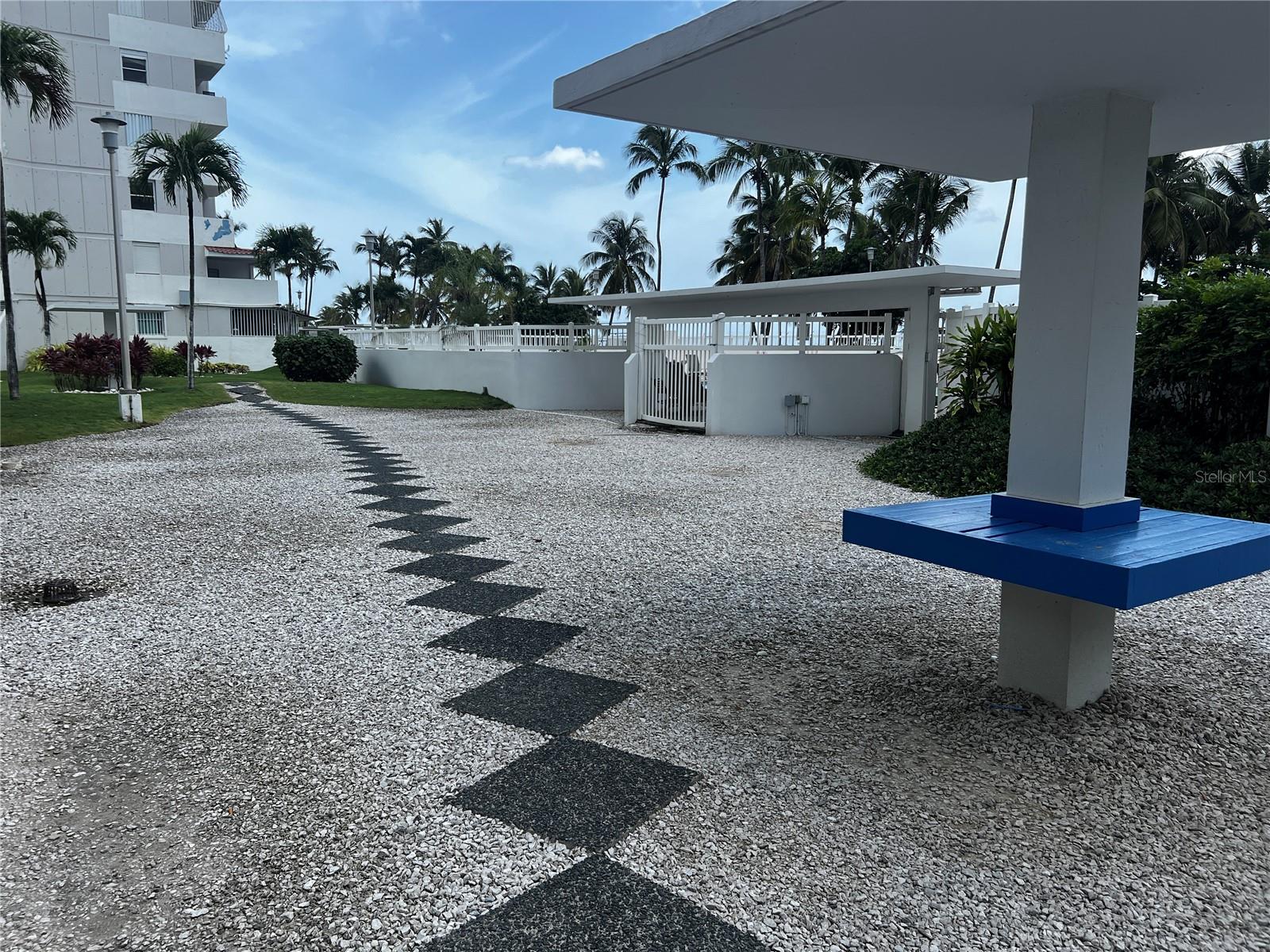 5347 AV. ISLA VERDE #1214