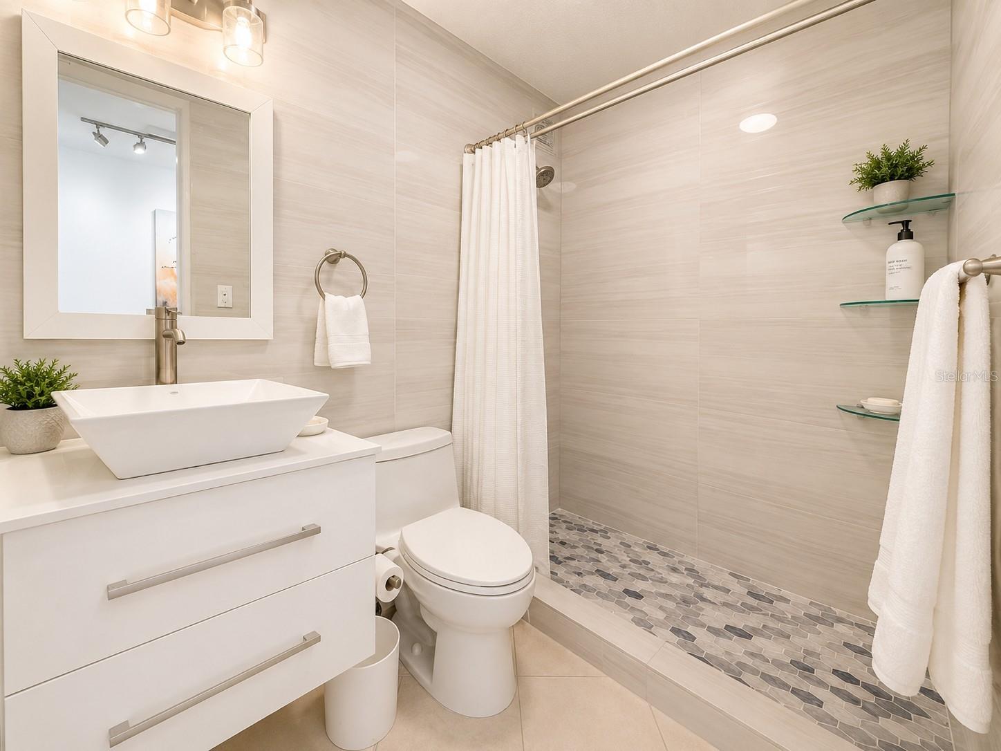 1035 ASHFORD AVE #802