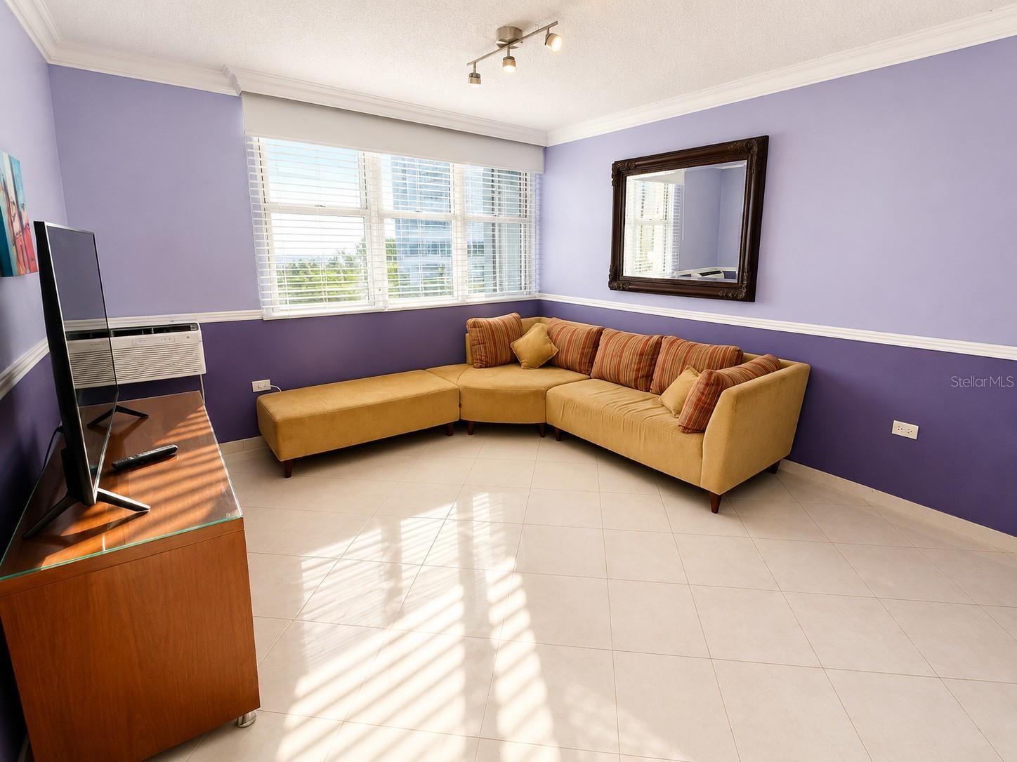 1035 ASHFORD AVE #802