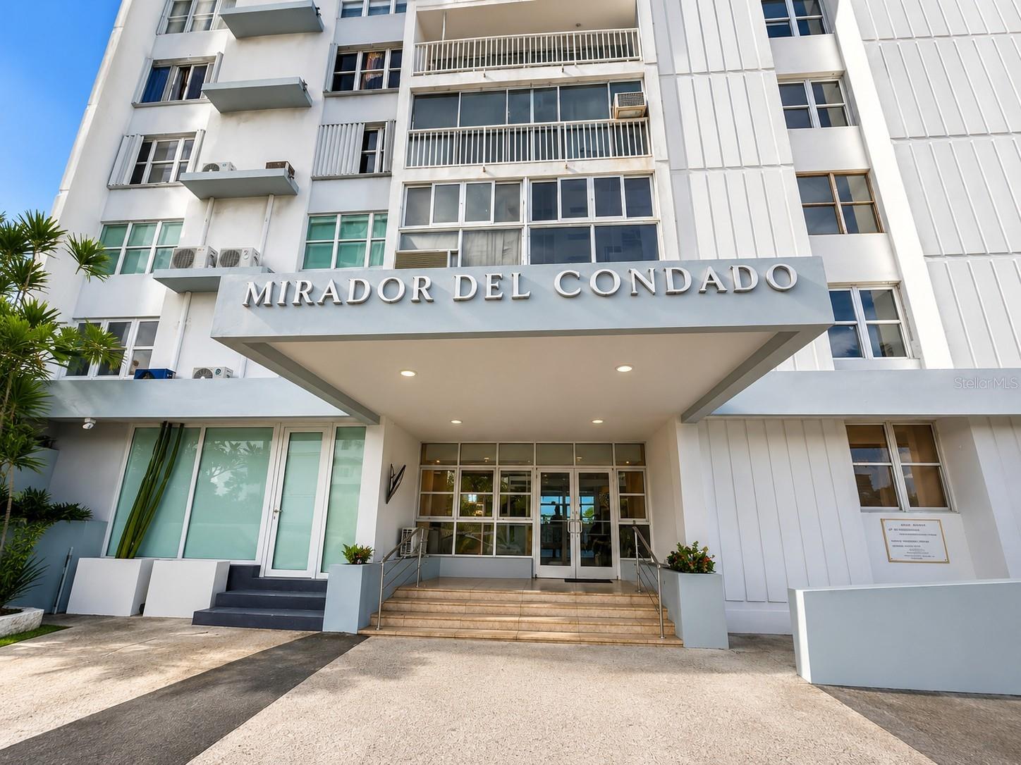 1035 ASHFORD AVE #802