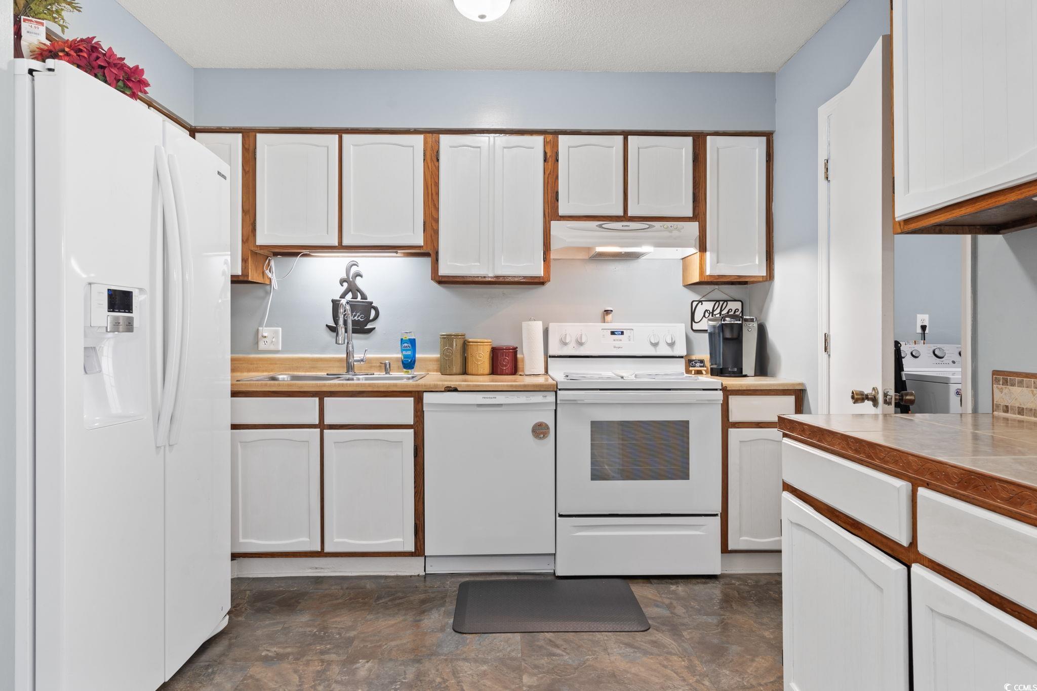 5675 Dogwood Circle