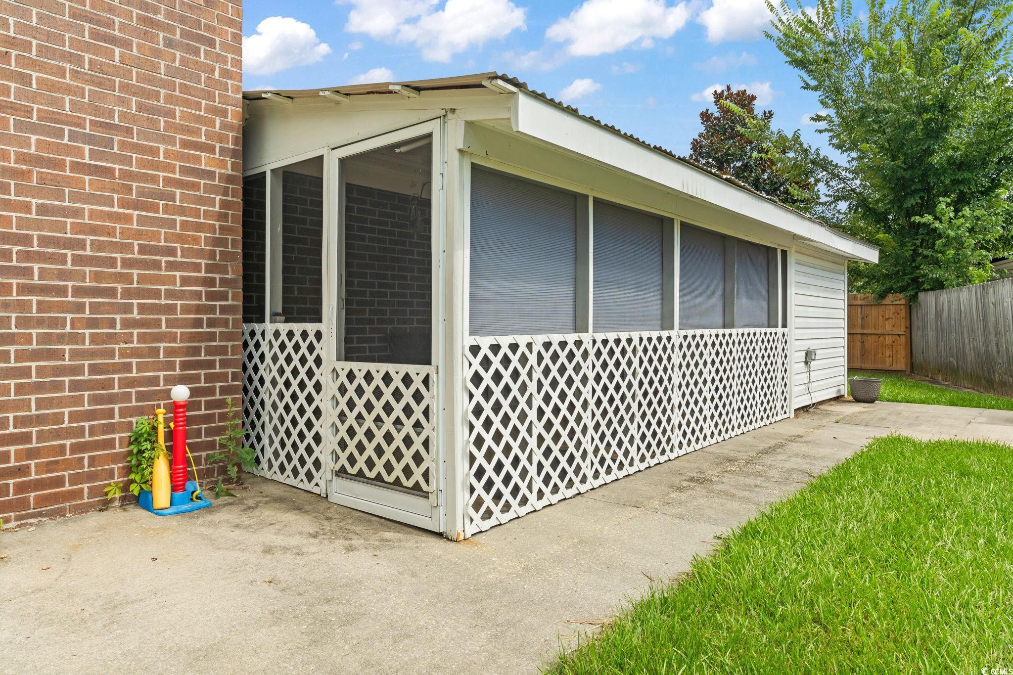 5675 Dogwood Circle