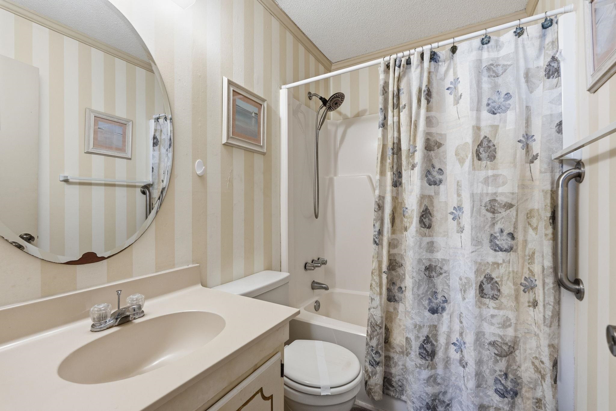 6000 N Ocean Blvd. Unit: 208