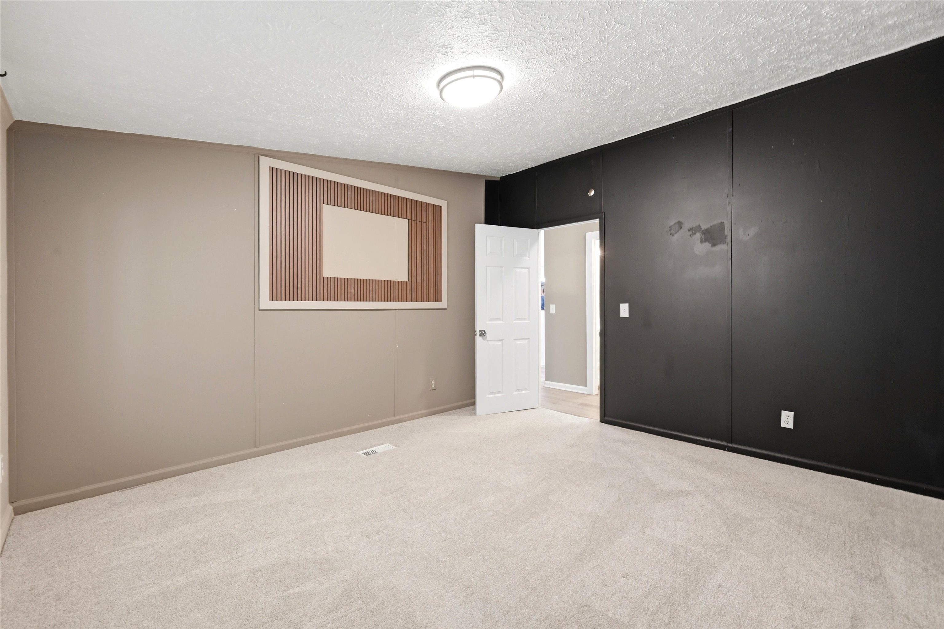 1037 Weslin Creek Dr.