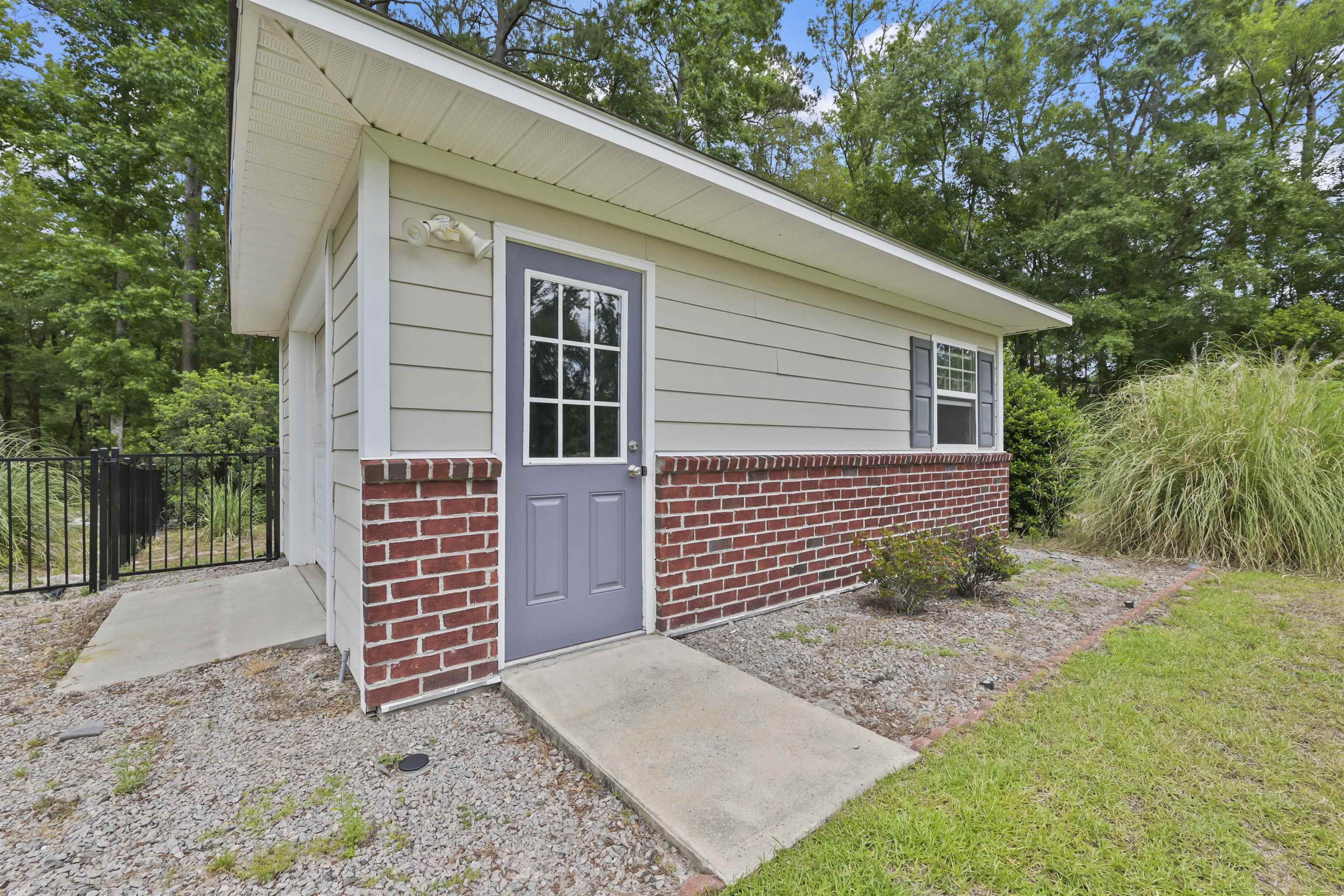499 Trestle Way