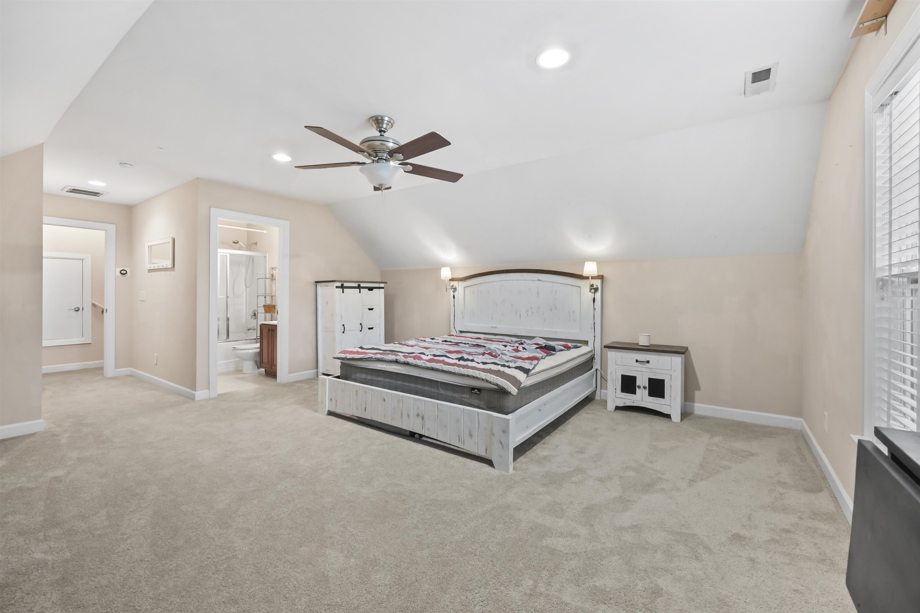 499 Trestle Way