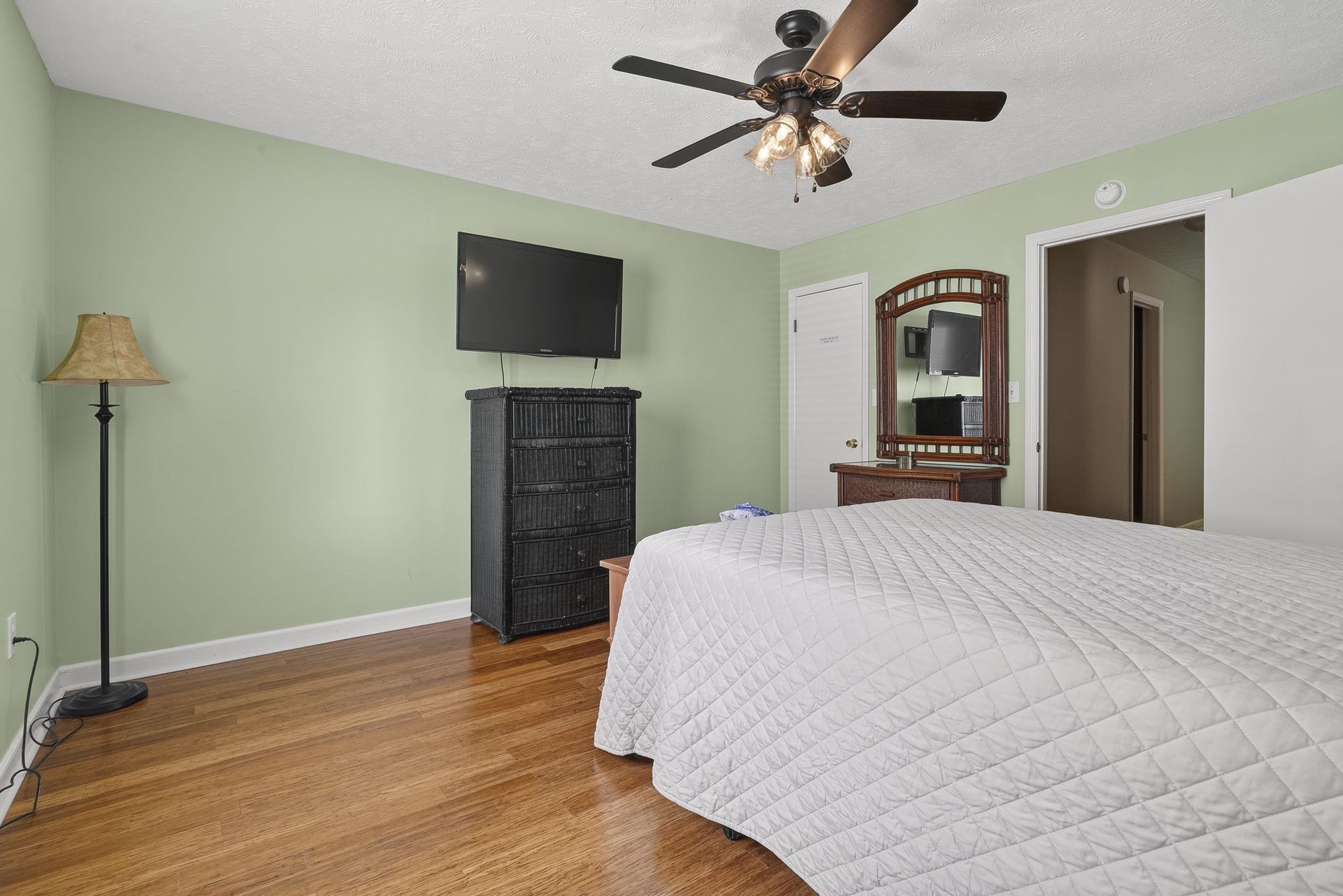 409 28th Ave. S Unit: 4
