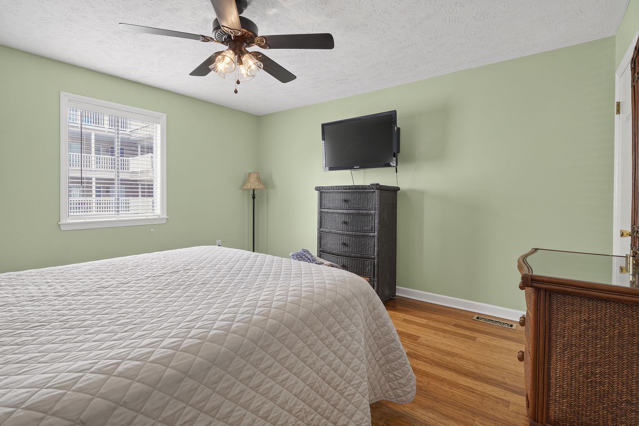 409 28th Ave. S Unit: 4