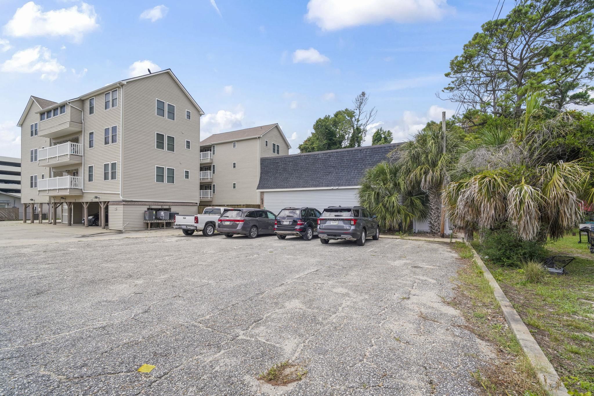 409 28th Ave. S Unit: 4