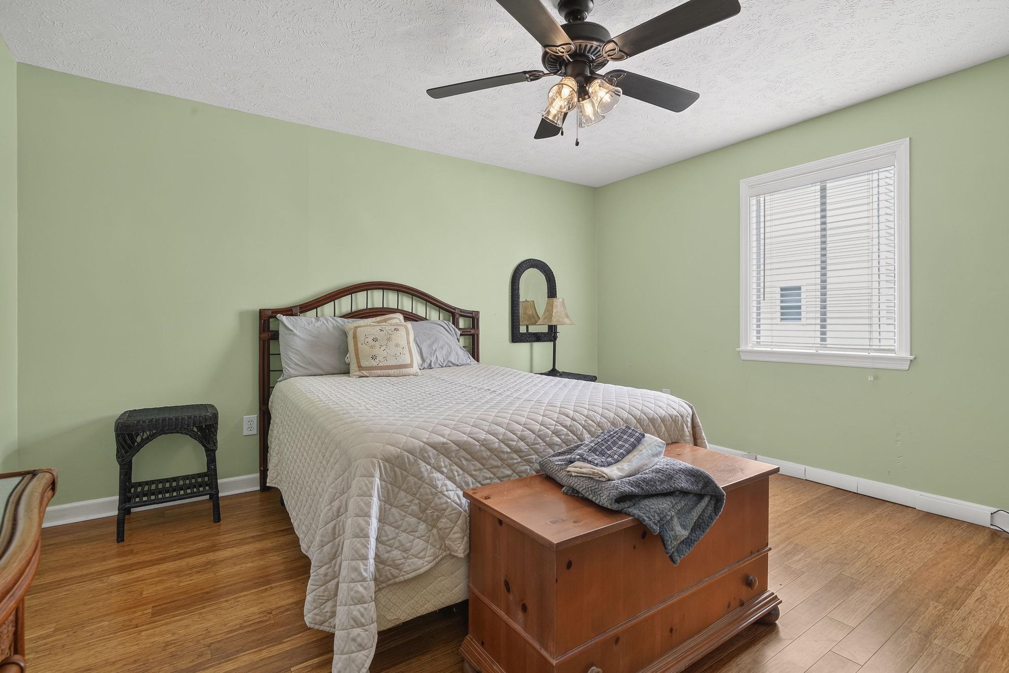 409 28th Ave. S Unit: 4