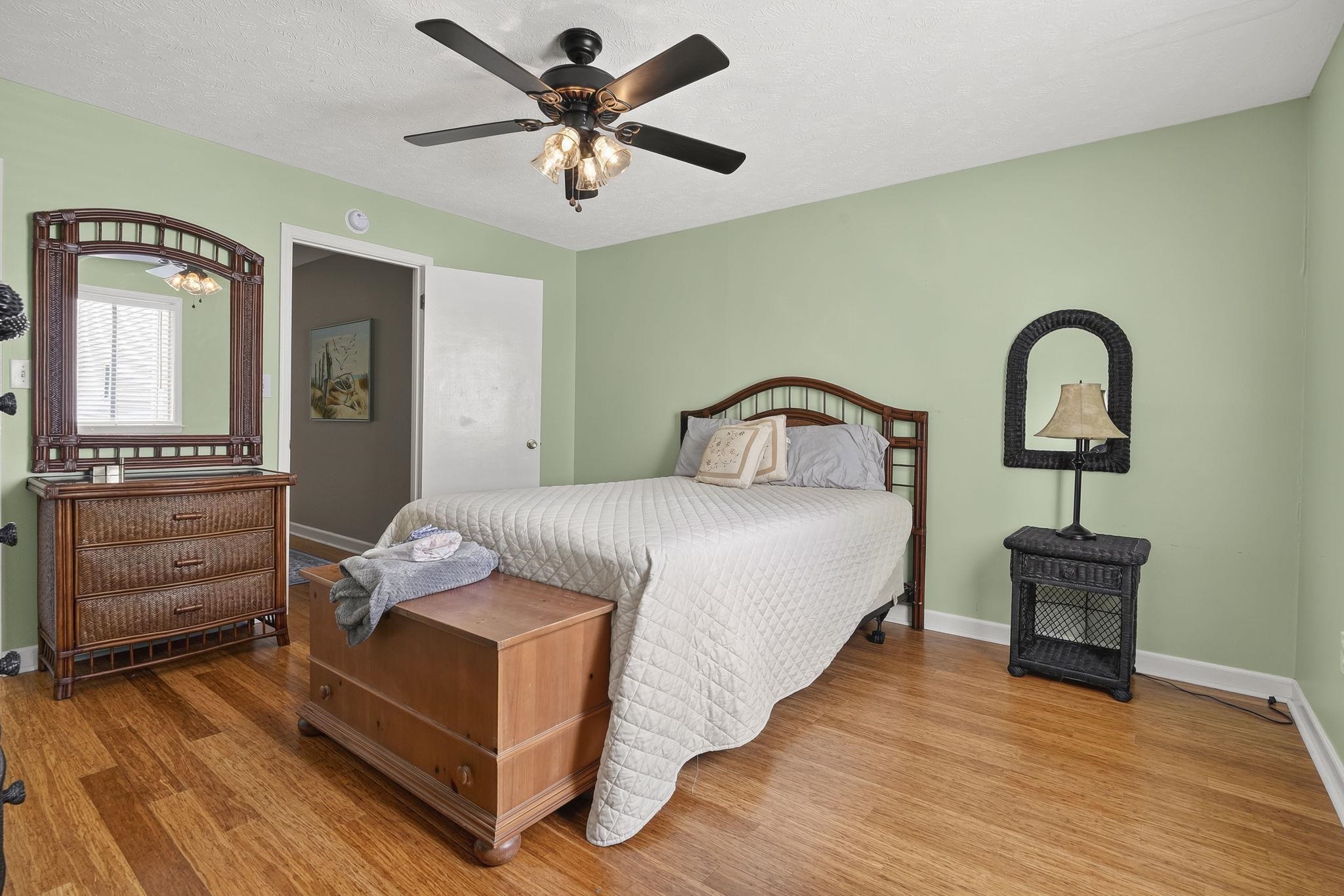 409 28th Ave. S Unit: 4