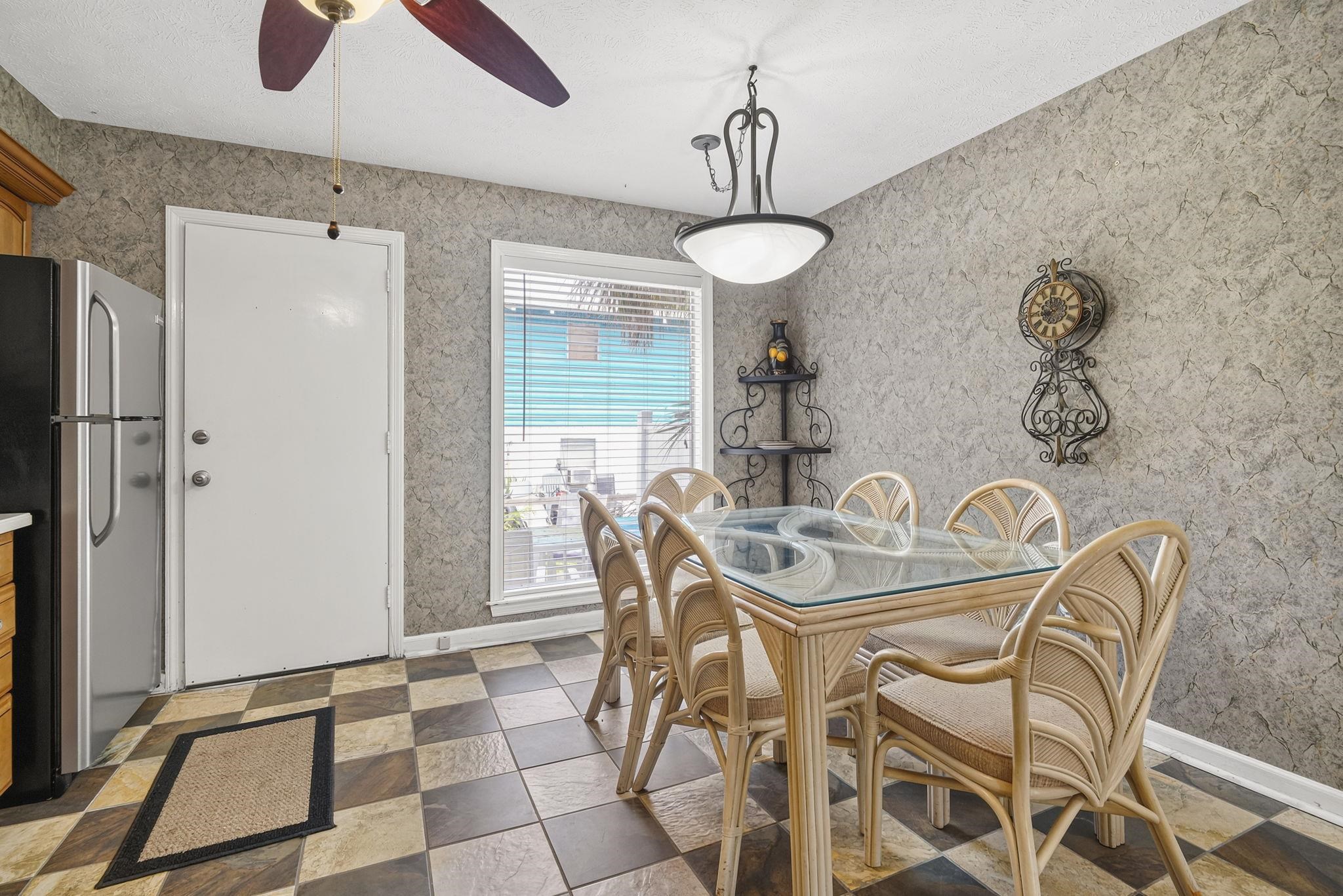 409 28th Ave. S Unit: 4