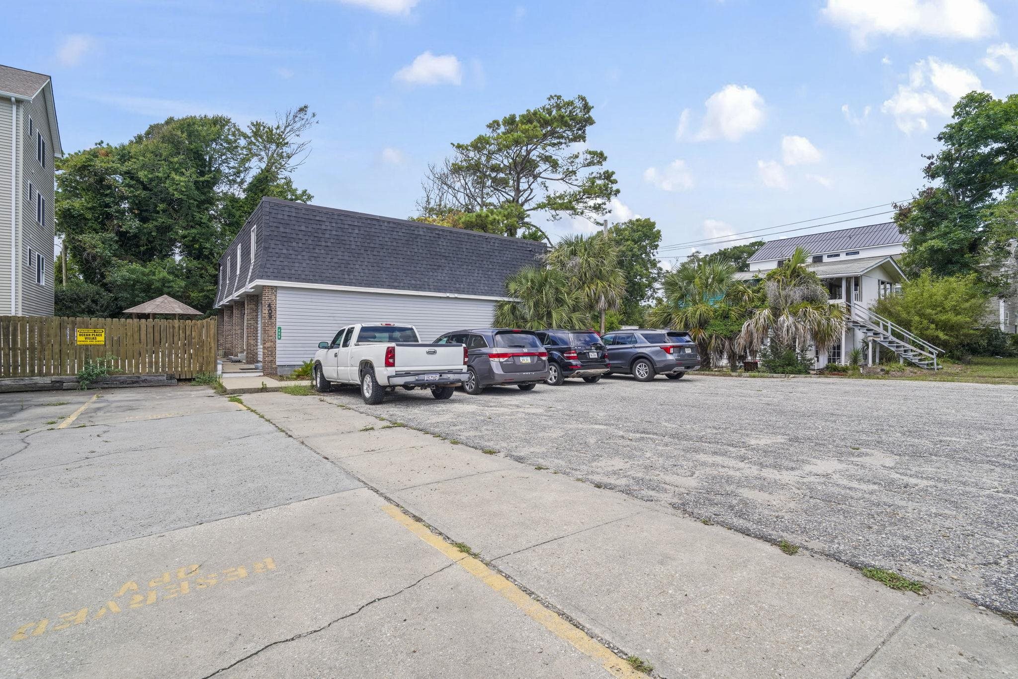 409 28th Ave. S Unit: 4