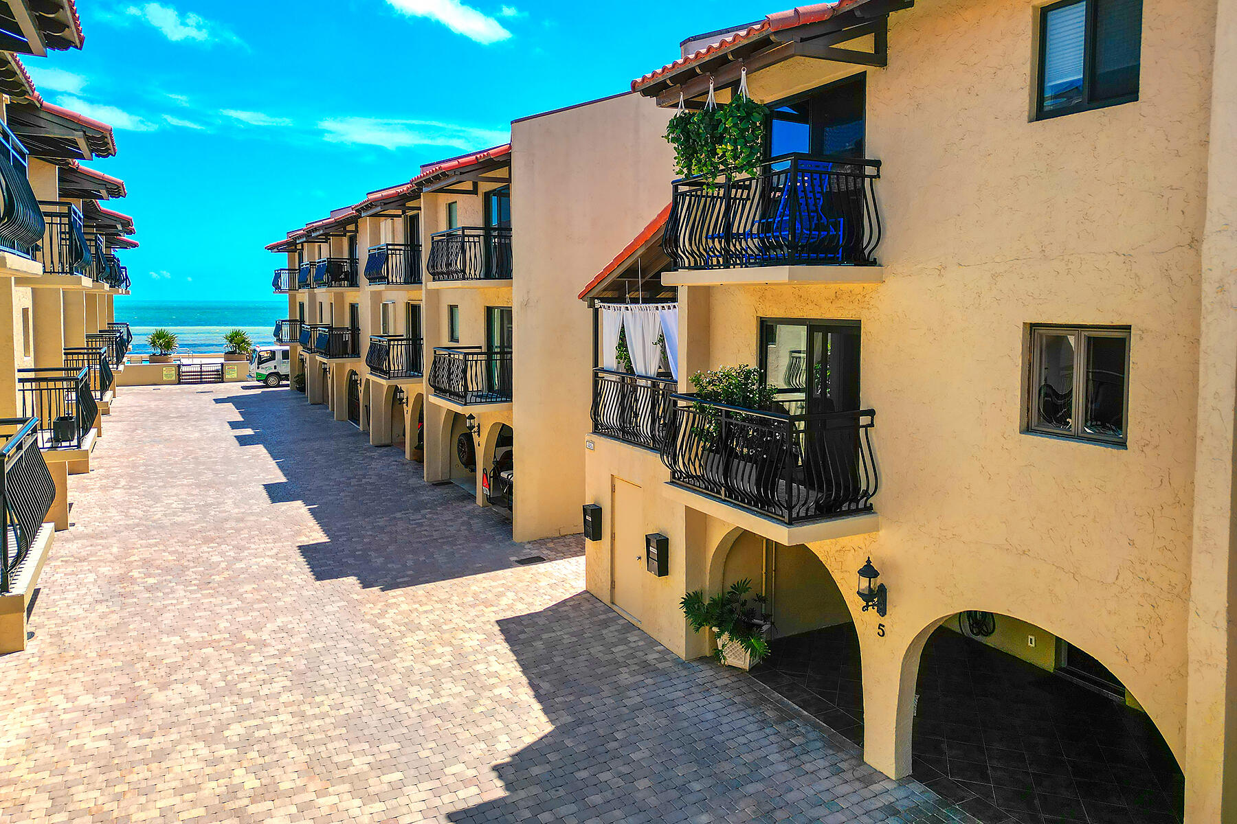 1616 Atlantic Boulevard Unit: 5