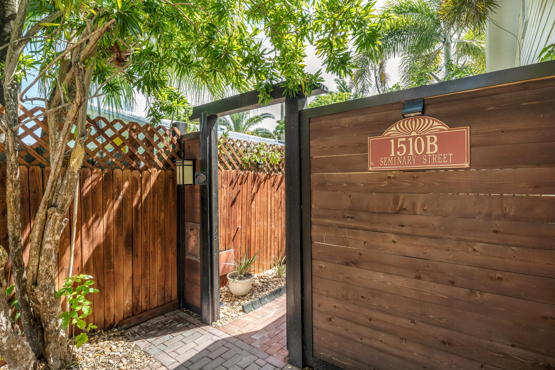 1510 Seminary Street Unit: B