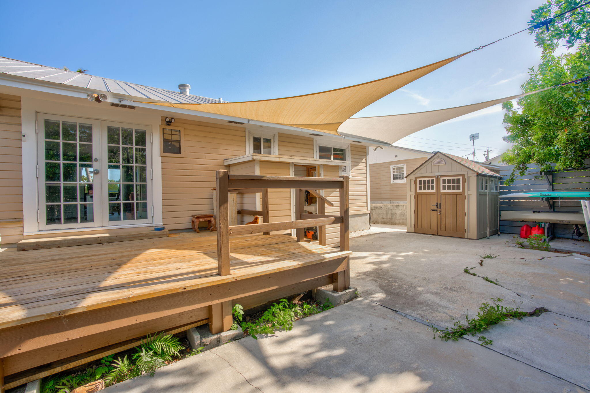 2807 Venetian Drive