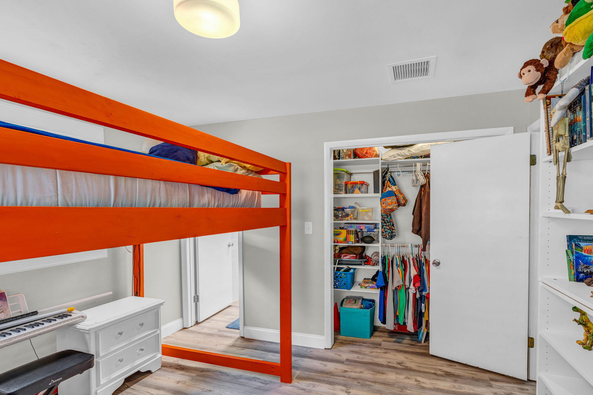 2807 Venetian Drive