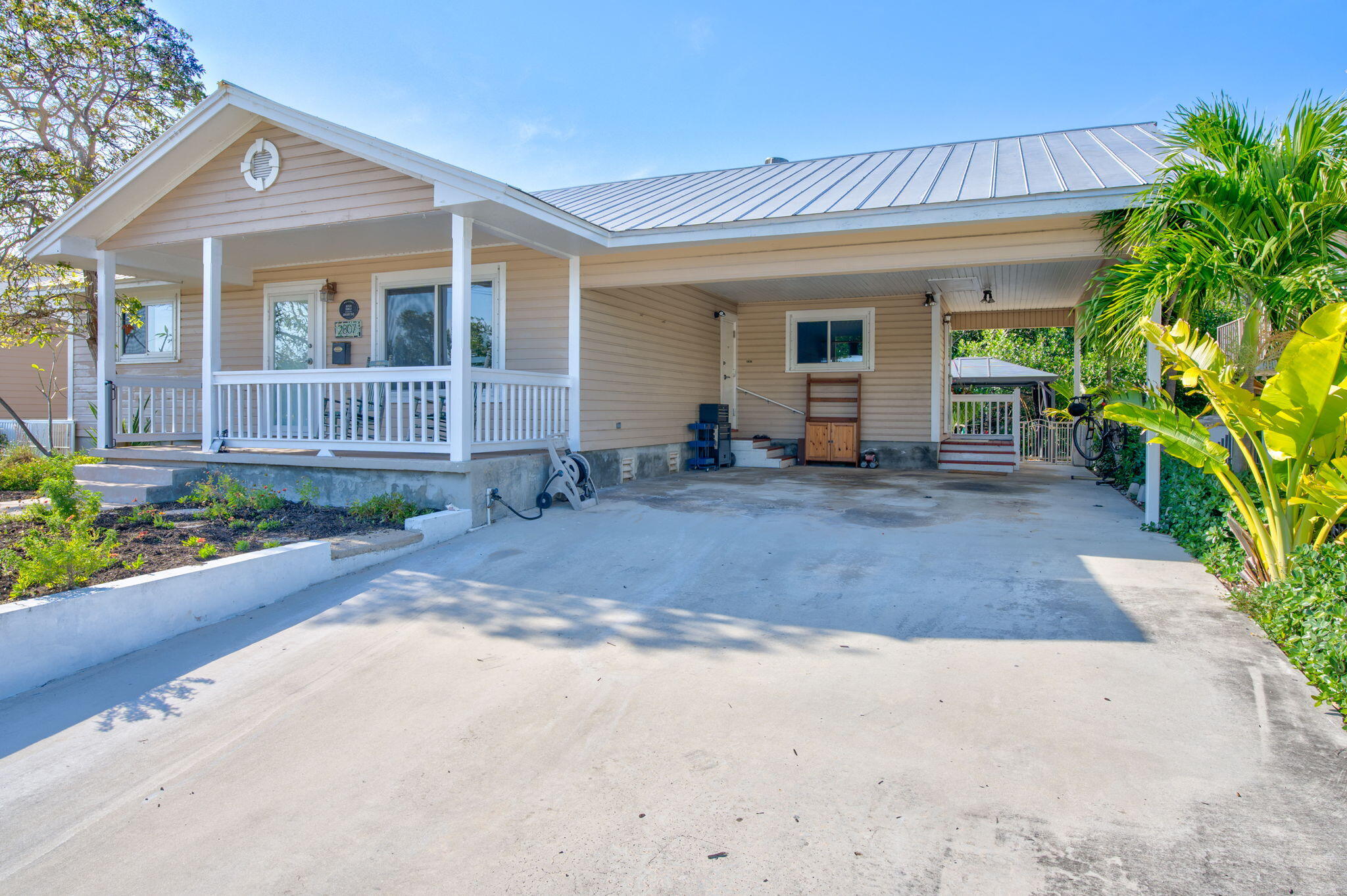 2807 Venetian Drive