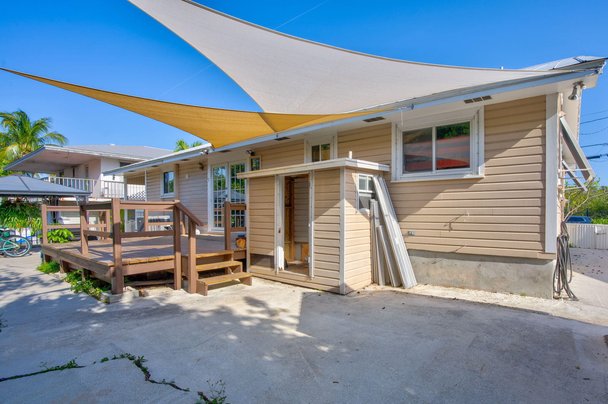2807 Venetian Drive