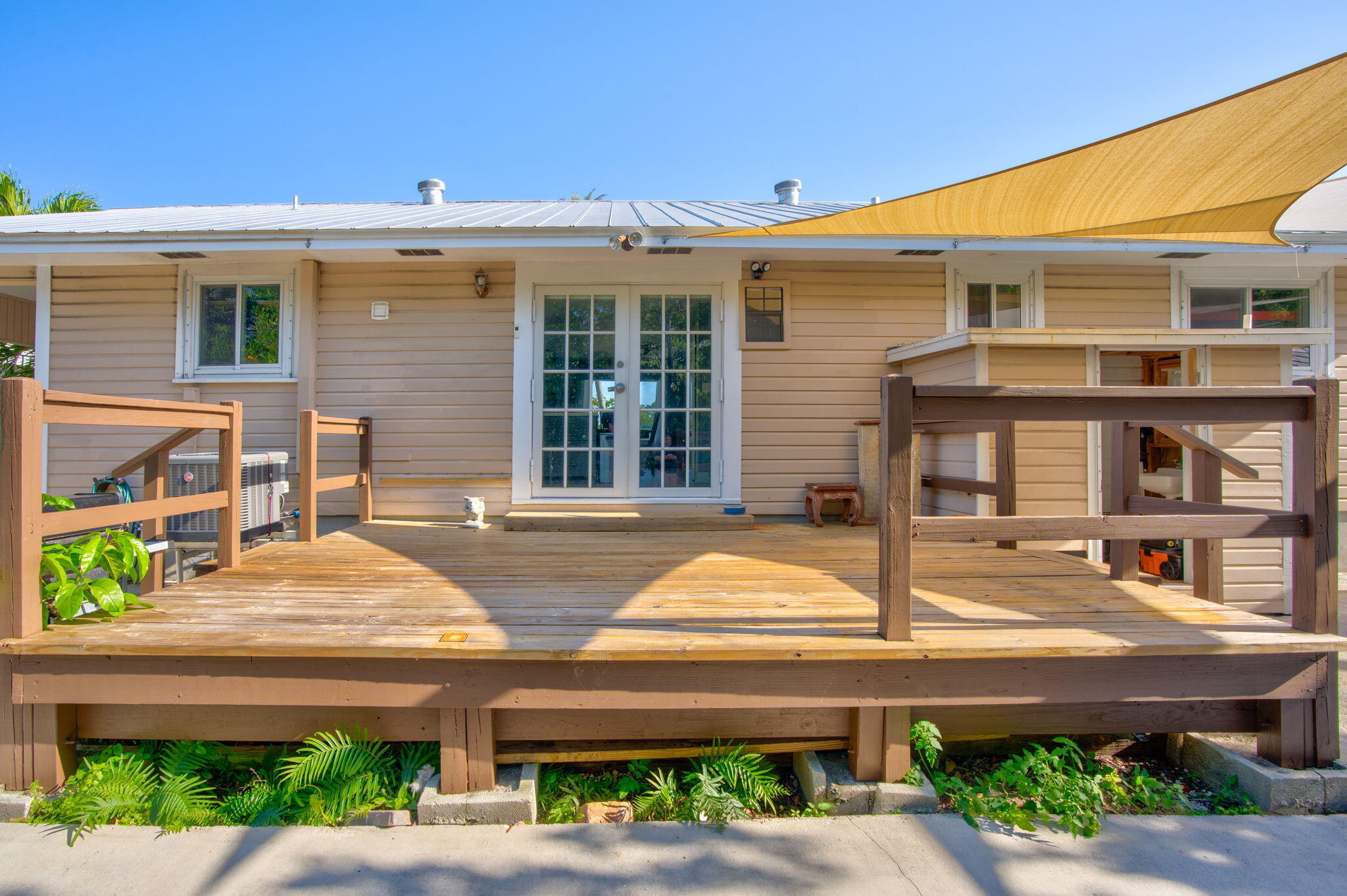 2807 Venetian Drive