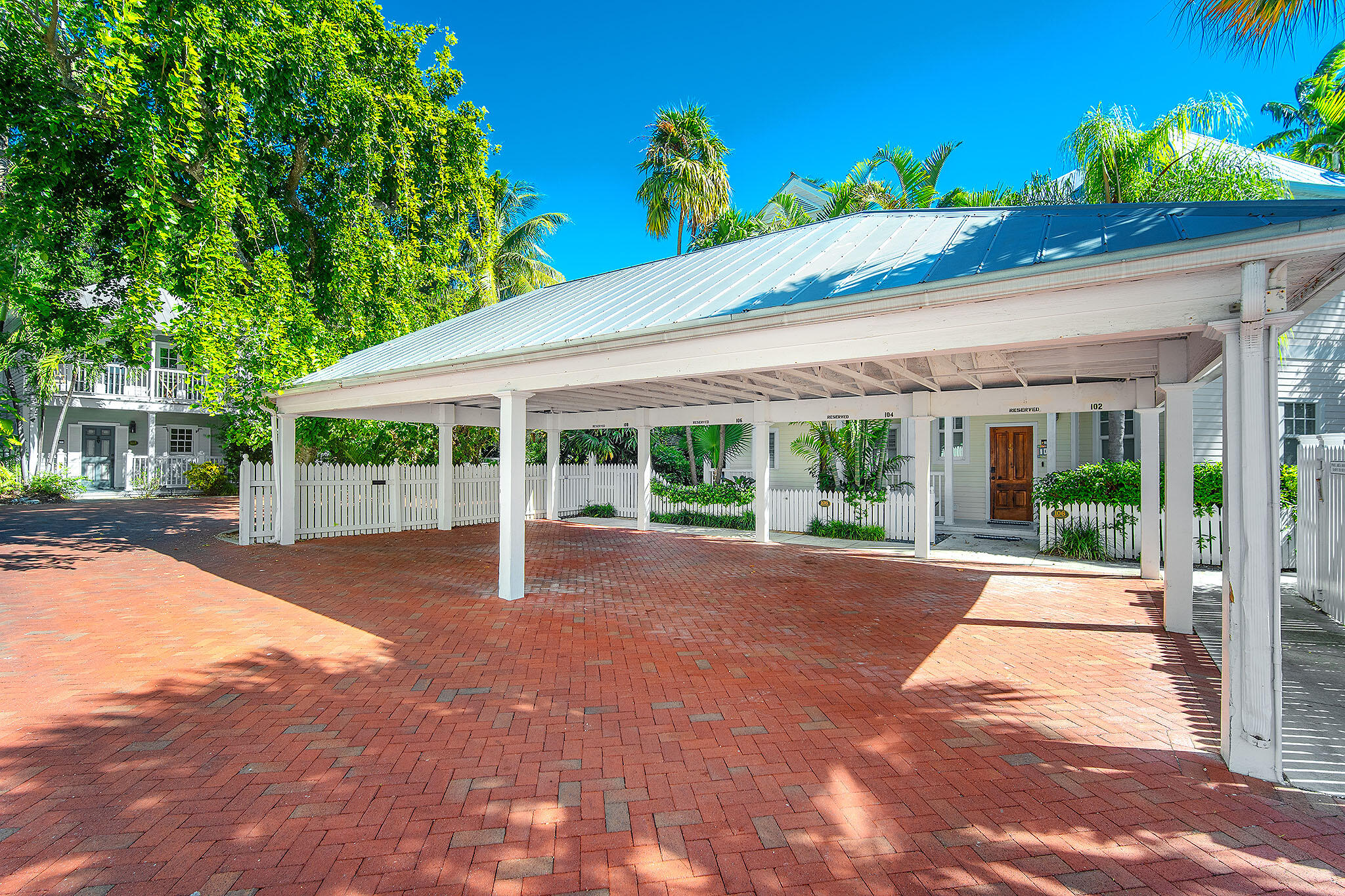 102 Admirals Lane