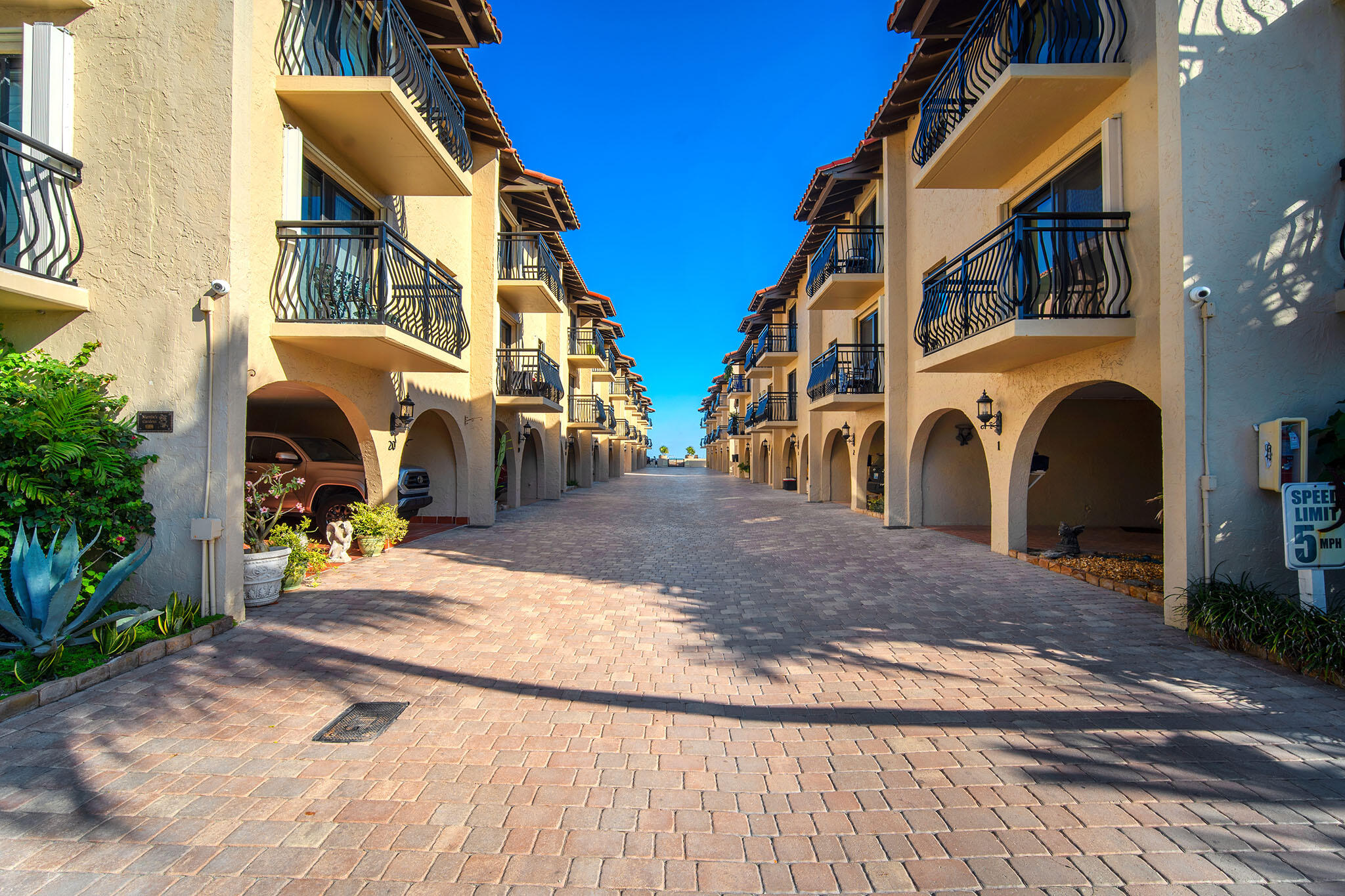1616 Atlantic Boulevard Unit: 6