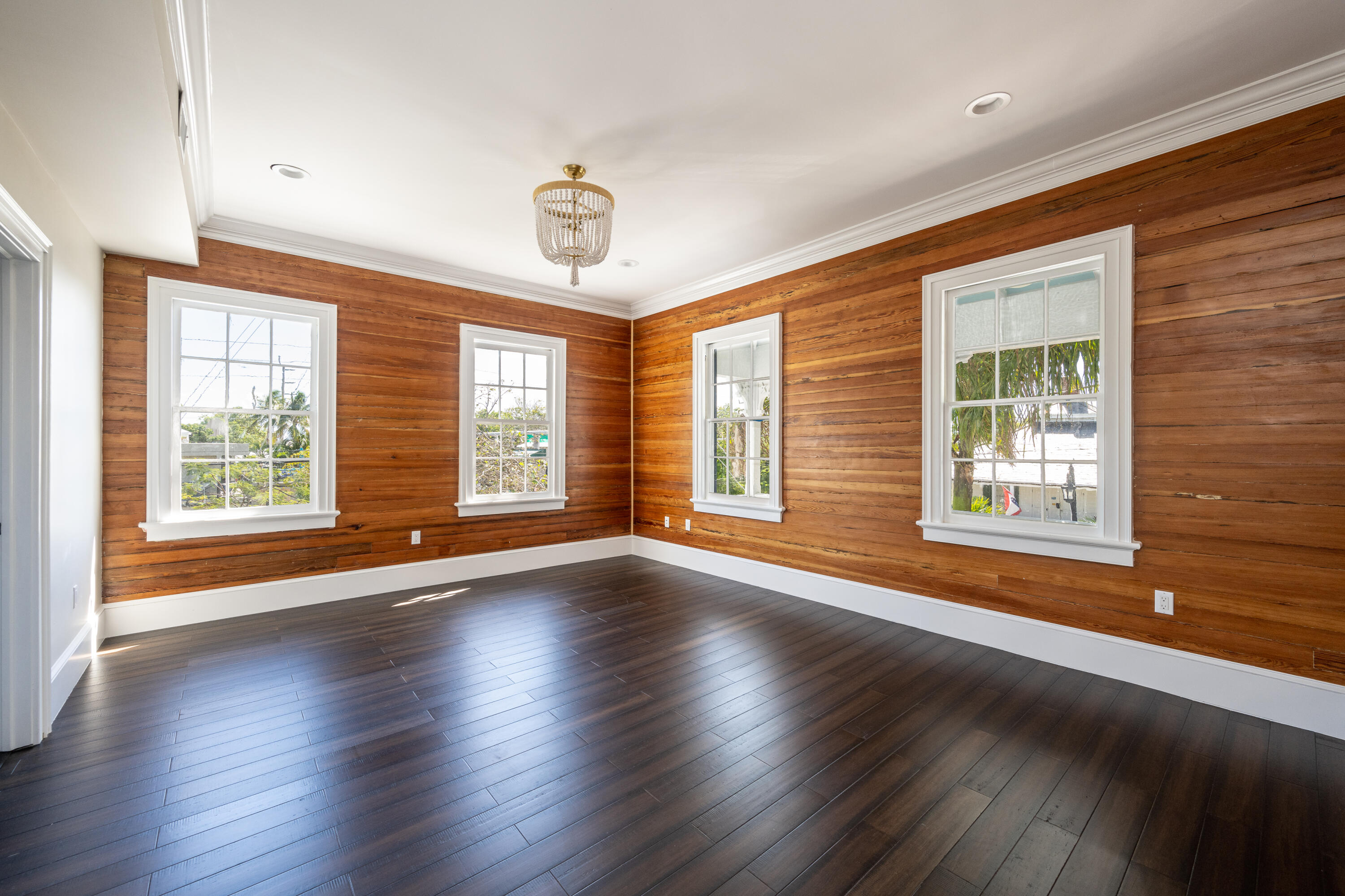 925 Whitehead Street