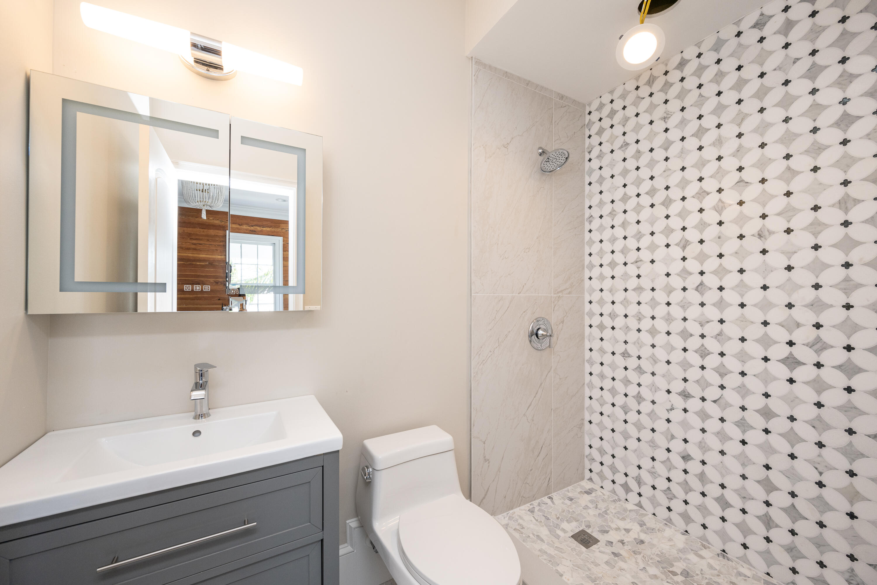 925 Whitehead Street